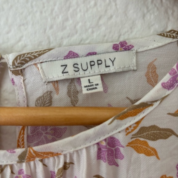 Z‎ Supply Sandstone Nylon Floral top Size Large - Picture 6 of 8